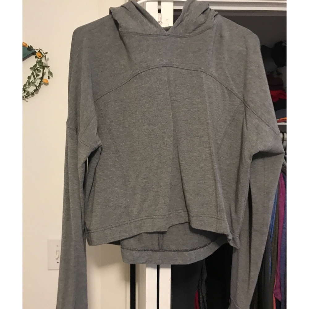 Cropped Lululemon gray sweatshirt